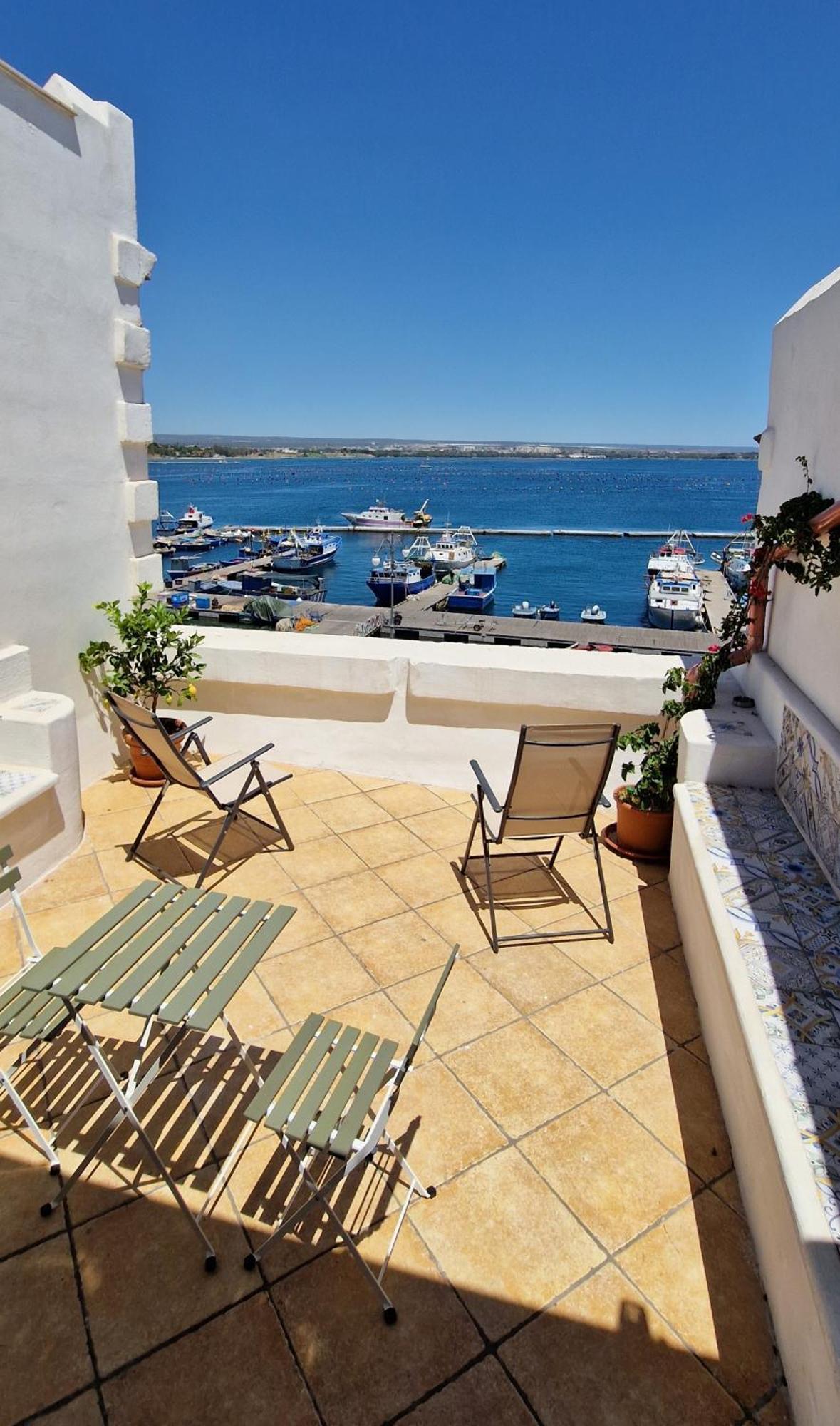 Il Palazzino Apartment Taranto Luaran gambar